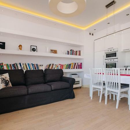 Modern Apartment Across The Ponds Варшава Екстер'єр фото